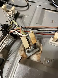 Verdrahtung und Steckverbindungen in einem Elektrogerät