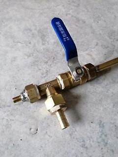 Messing-Kugelhahn mit blauem Hebel