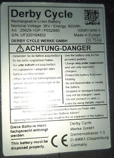 Typenschild einer Derby Cycle Li-Ion Batterie
