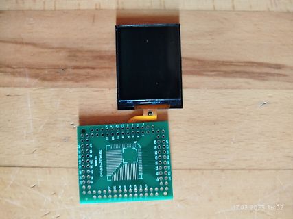 LCD-Display mit angeschlossener Leiterplatte