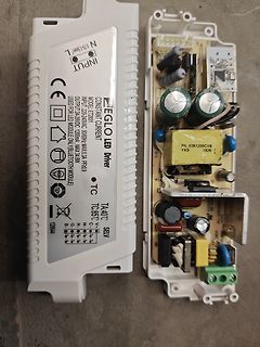 Zerlegter LED-Treiber von Peglo