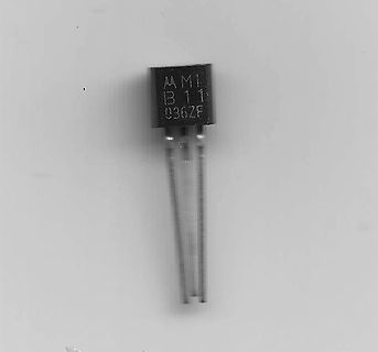 Elektronisches Bauteil mit Typenbezeichnung