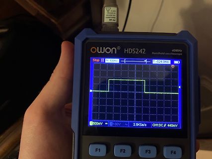 Handheld-Oszilloskop mit Rechtecksignal