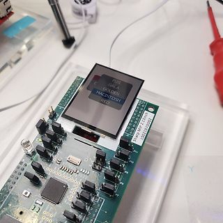 Leiterplatte mit LCD-Modul und Komponenten