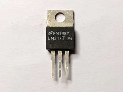 Spannungsregler LM317T im TO-220 Gehäuse