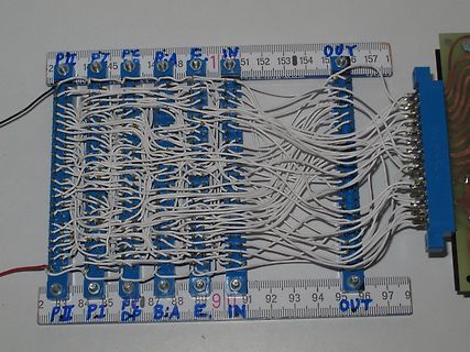 Freie Verdrahtung auf Lochrasterplatten mit Linealen