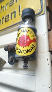 Aufkleber auf einem Bauteil