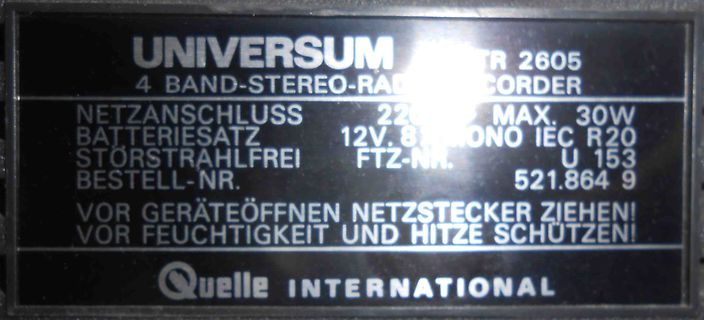 Typenschild eines Universum Radiorecorders