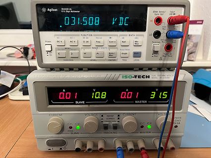 Agilent Multimeter und ISO-TECH Labornetzteil