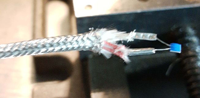 Abisoliertes geflochtenes Kabel mit zwei Adern