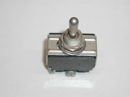 Ein metallischer Kippschalter