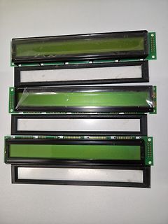 Mehrere LCD-Module mit Rahmen