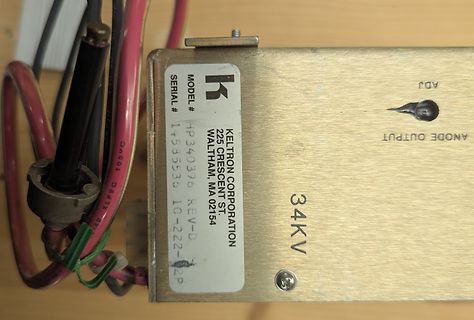 Keltron Hochspannungsnetzteil mit Typenbezeichnung