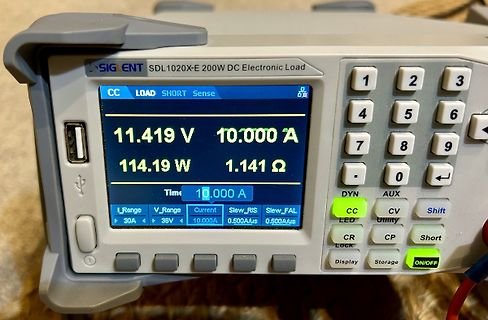 Siglent elektronische Last mit Displayanzeige