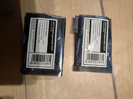 Zwei DCF-Empfangsmodule in Verpackung