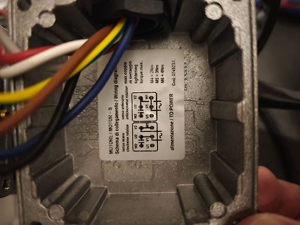 Verdrahtungsschema eines Motors in Gehäuse