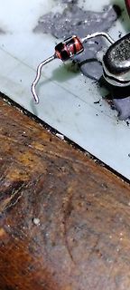Elektrolytkondensator auf Leiterplatte