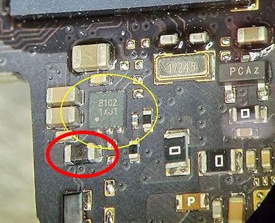 Makroaufnahme einer Leiterplatte mit SMD-Bauteilen