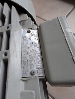 Typenschild eines Siemens Elektromotors