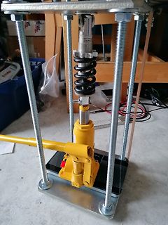 Hydraulische Presse mit Gewindestangen