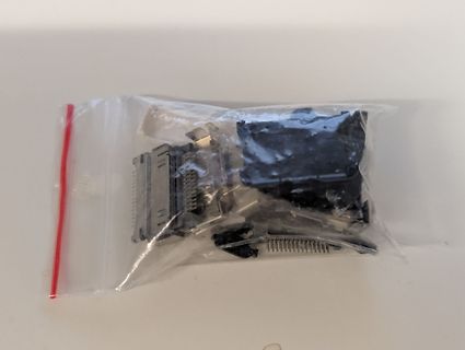 Elektronikbauteile in einem Plastikbeutel