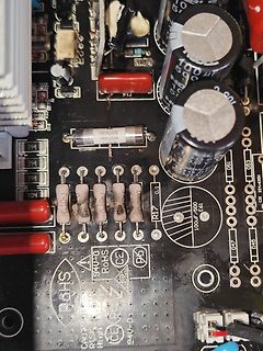 Nahaufnahme einer Leiterplatte mit elektronischen Bauteilen