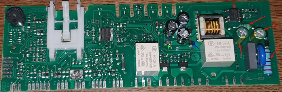 Leiterplatte eines Netzteils mit HF3FA Relais