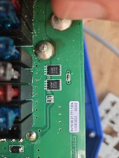 Nahaufnahme einer Leiterplatte mit SMD-Bauteilen
