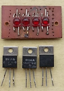 Rote LEDs auf Lochrasterplatine und drei Transistoren