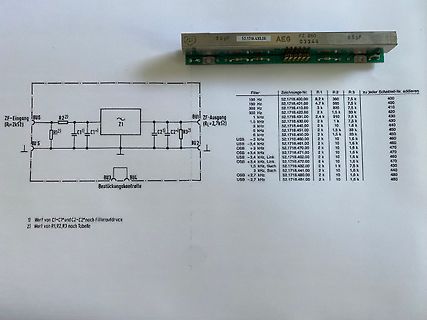 Foto eines Schaltplans und eines Bauteils