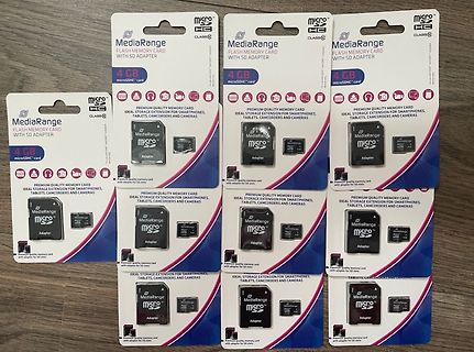 Vier Packungen MediaRange MicroSDHC Speicherkarten