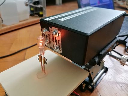 Optischer Aufbau mit Monochrom-Spektralbereich Gerät und Lichtquelle