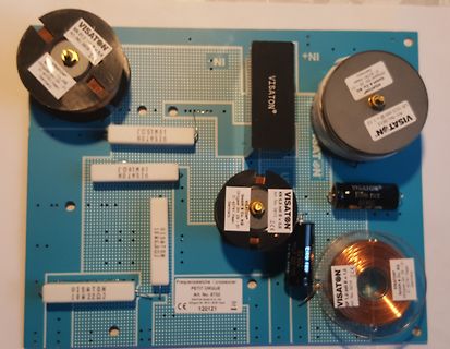 Bestückte Leiterplatte eines Frequenzweiche Filters