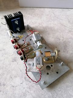 Elektronik-Baugruppe mit Transformatoren und Kühlkörper
