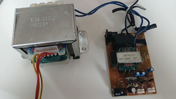 Transformator und Leiterplatte eines Netzteils