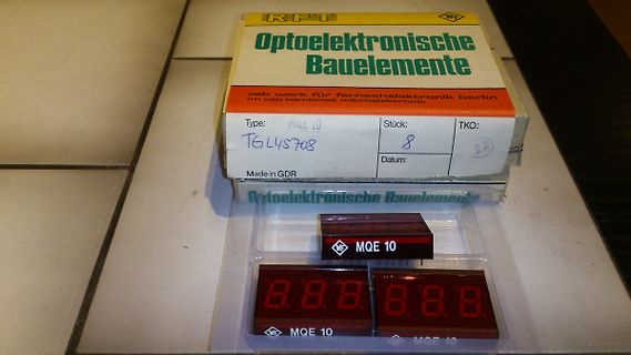 Verpackung und MQE 10 7-Segment-Anzeigen