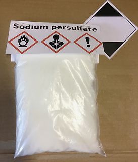 Beutel mit Natriumpersulfat und Gefahrensymbolen