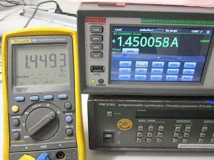 Multimeter und Keithley DAQ6510 Messgeräte