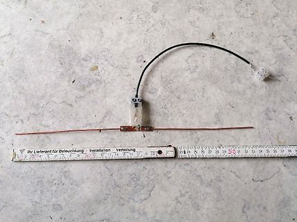 Freie Verdrahtung mit Messleitung und Lineal