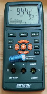 Extech LCR200 LCR-Meter mit Elektrolytkondensator
