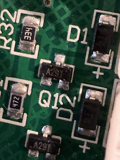 Nahaufnahme einer Leiterplatte mit SMD-Bauteilen