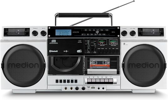 Medion Boombox mit Kassettendeck und Radio