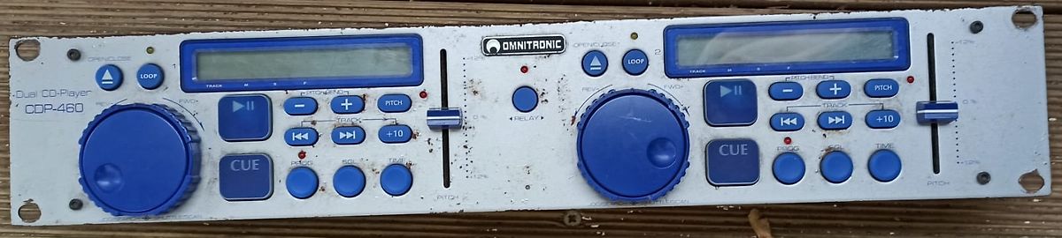 Frontplatte eines Omnitronic Dual CD-Players