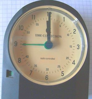 Analoge Radio Controlled Uhr