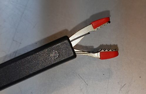 Spannungsader mit Krokodilklemmen
