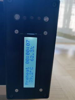 LCD-Display mit Temperatur- und Zeitmessung