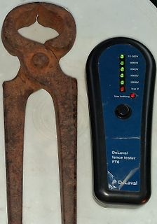 DeLaval Zaunprüfgerät und Zange