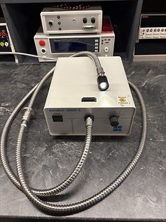 Intralux 5000-1 Lichtquelle mit flexiblen Armen