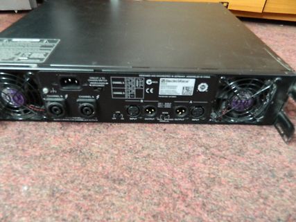 Rückseite eines Electro-Voice Verstärkers