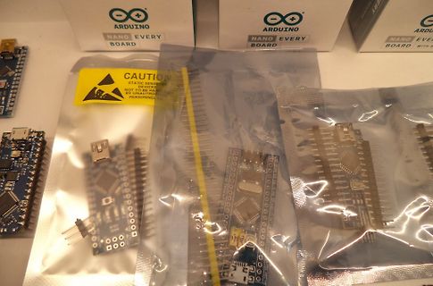 Arduino Nano Every Boards in Verpackungen